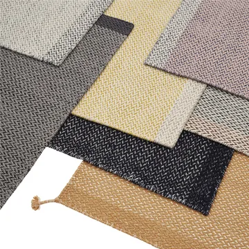 Ply wool rug 80x200 cm - Black-white - Muuto