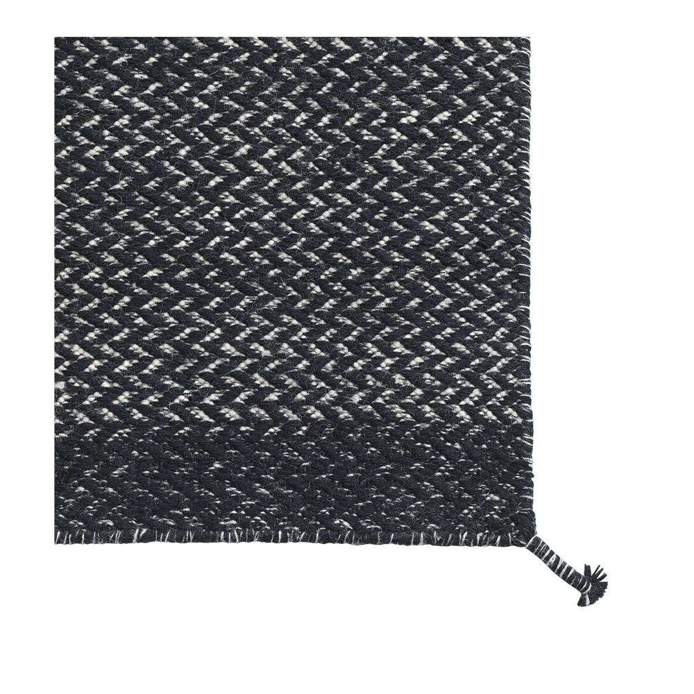Ply wool rug 80x200 cm, Midnight blue Muuto