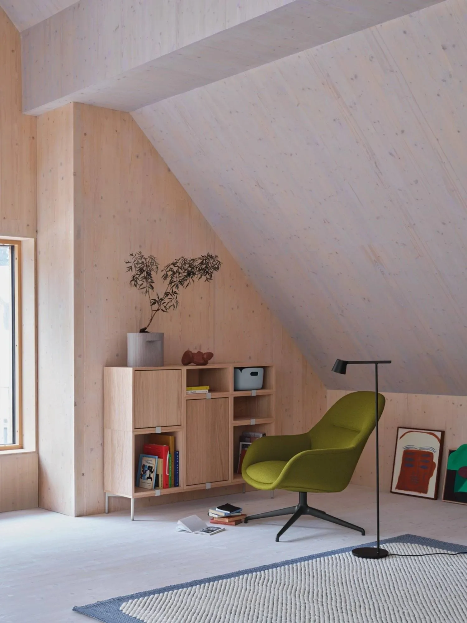 Stacked 2.0 shelving with back plate, large, oak Muuto