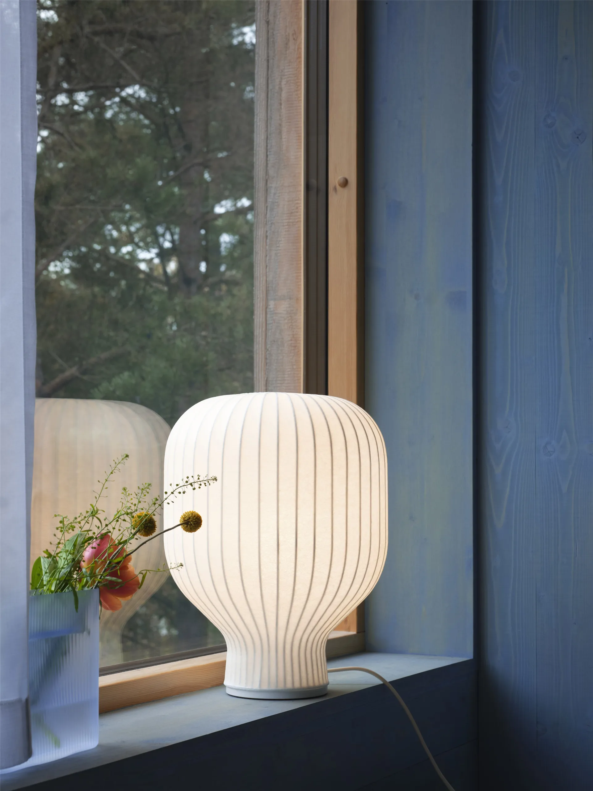 Strand table lamp 59 cm, White Muuto