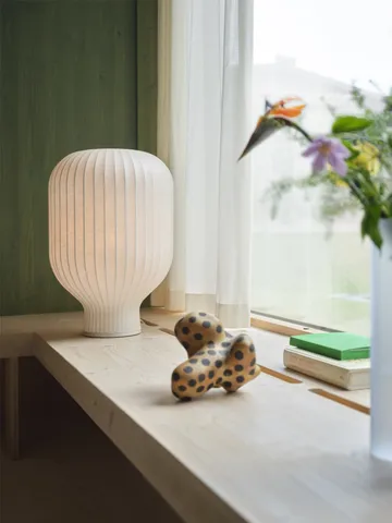 Strand table lamp 59 cm - White - Muuto