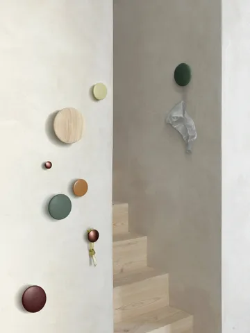 The Dots clothes hook oak - Ø13 cm - Muuto