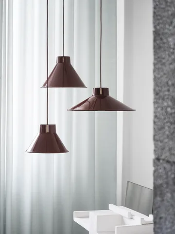Top ceiling lamp Ø28 cm - Deep red - Muuto