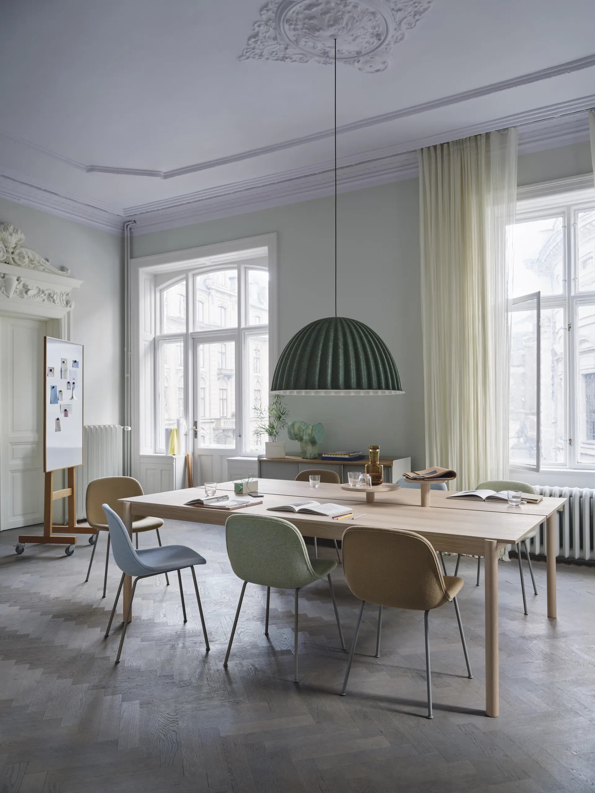 Under the Bell ceiling lamp Ø 82 cm, Dark Green Muuto