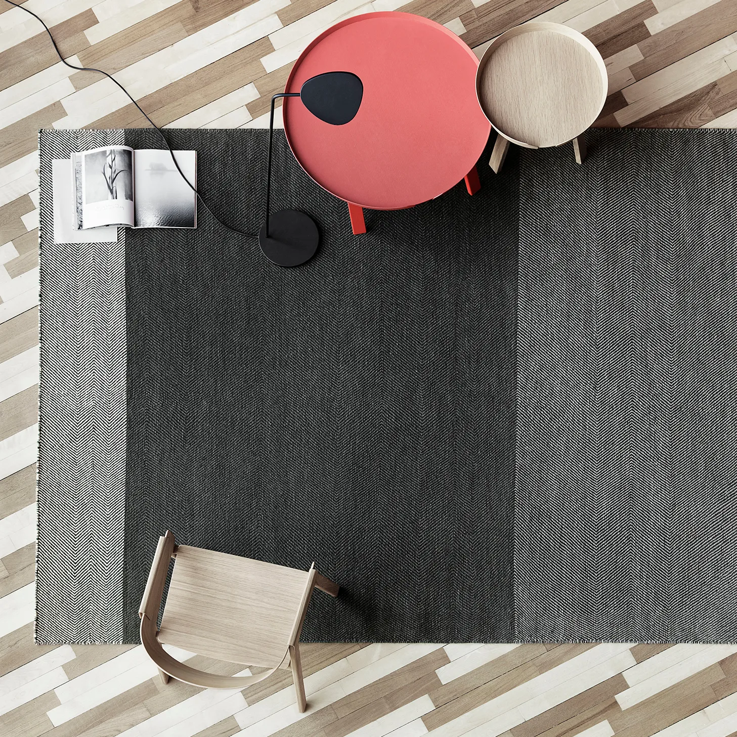 Varjo rug 170x240 cm, dark grey Muuto