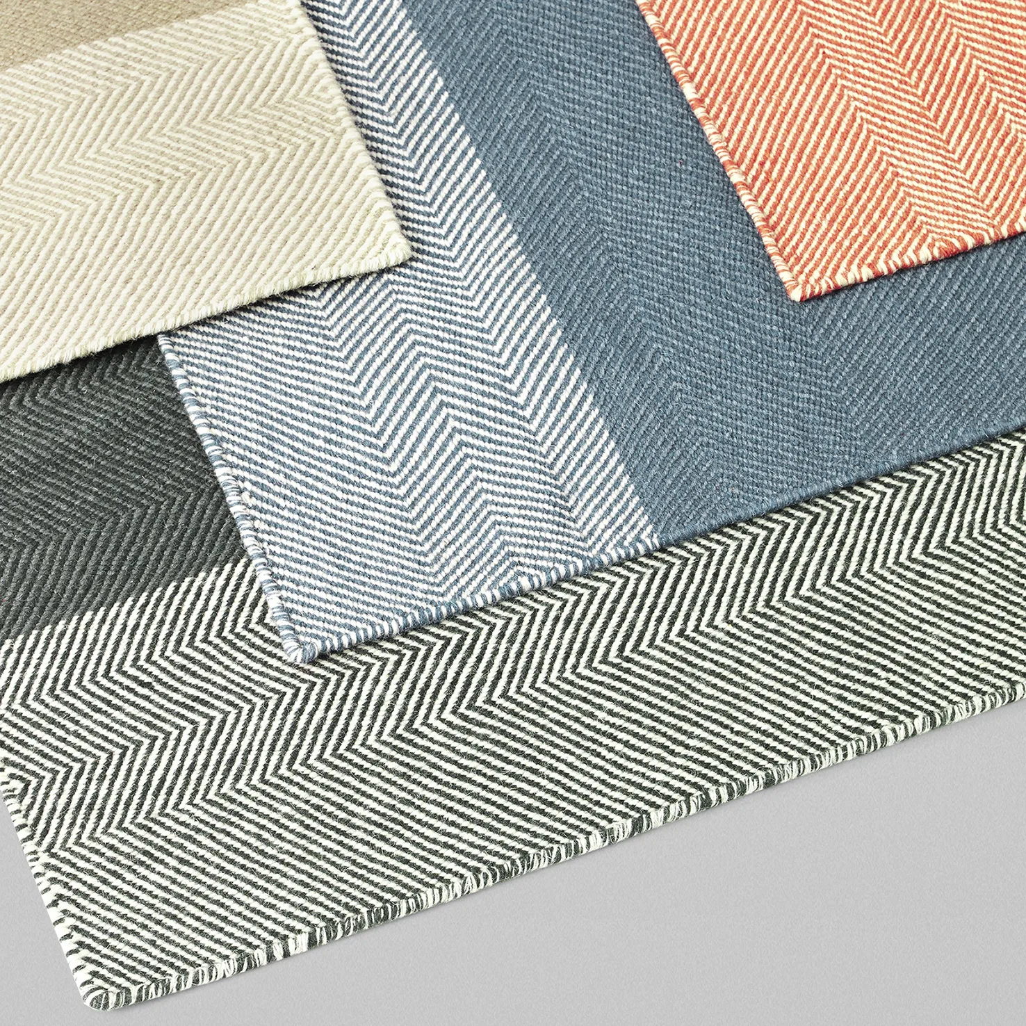 Varjo rug 170x240 cm, dark grey Muuto