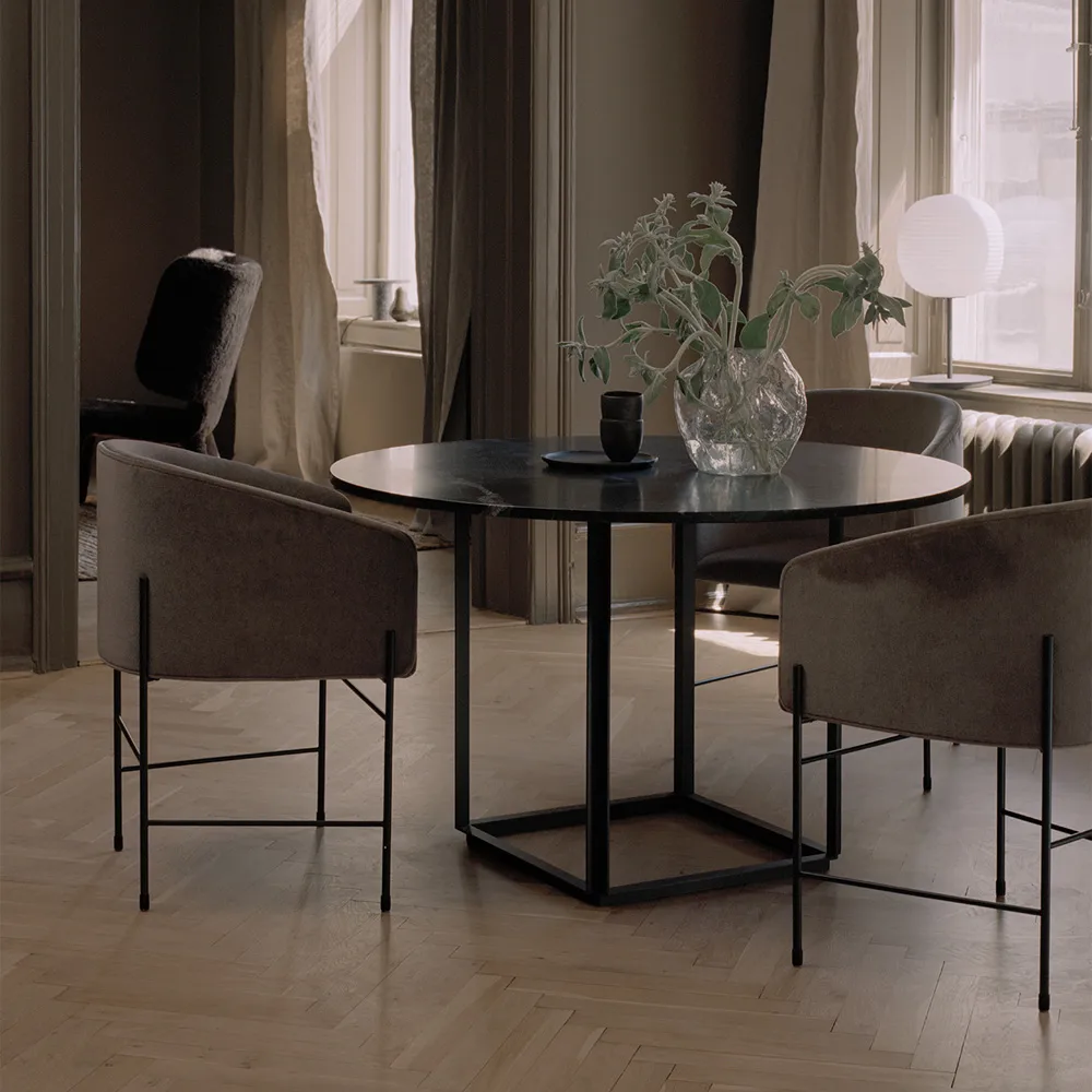 Florence round dining table, Natural oak. ø120 cm. black stand New Works