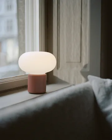 Karl-Johan table lamp portable - Earth red - New Works