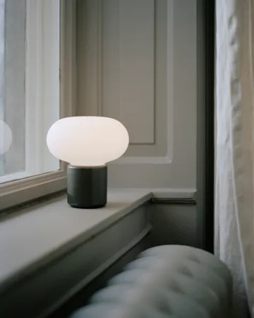 Karl-Johan table lamp portable - Forest green - New Works