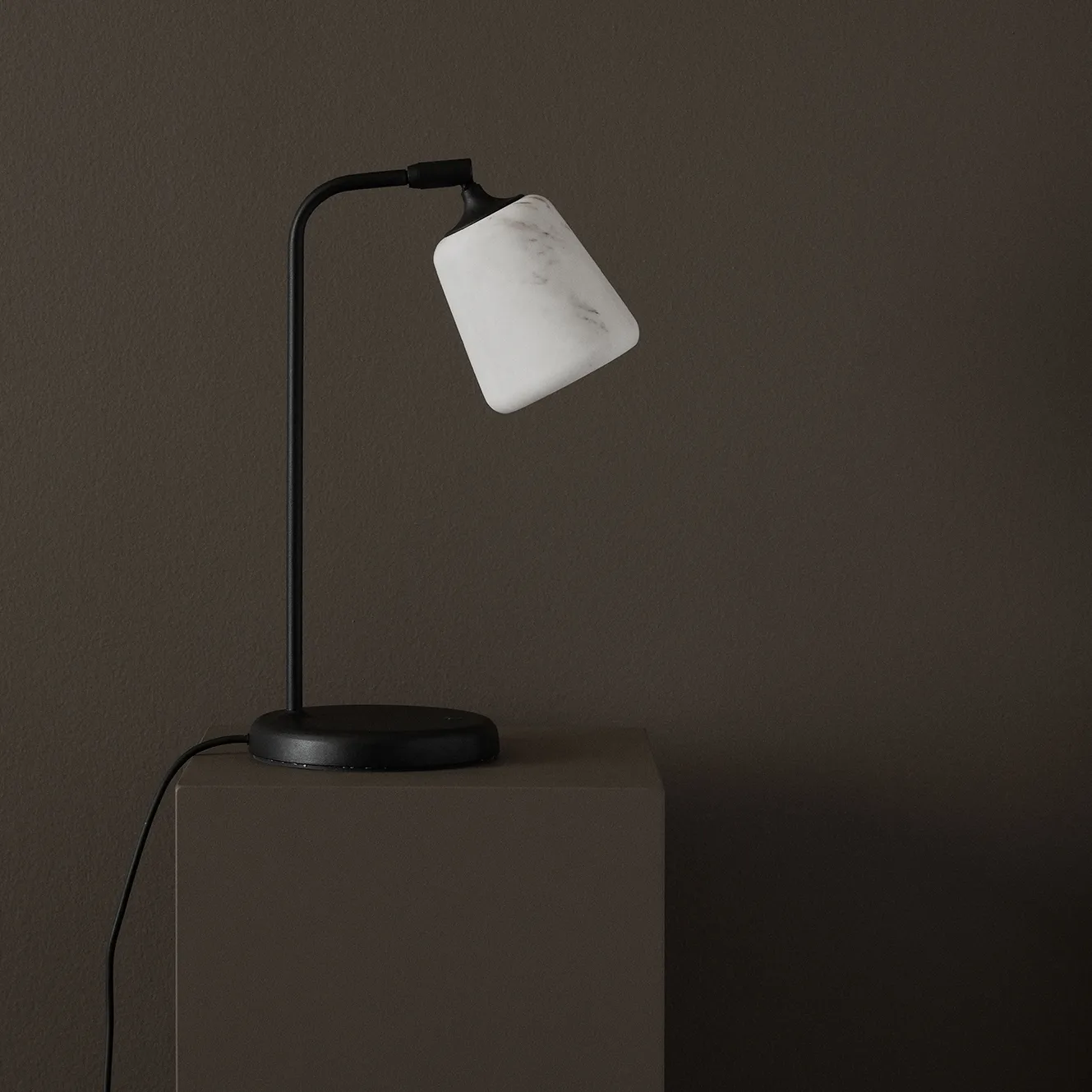 Material table lamp, White marble New Works