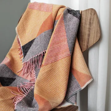 Metric cotton throw - pink - NJRD
