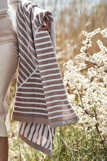 Stripes bath towel 70x140 cm - Beige - NJRD