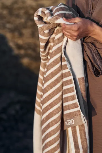 Stripes bath towel 70x140 cm - Beige - NJRD