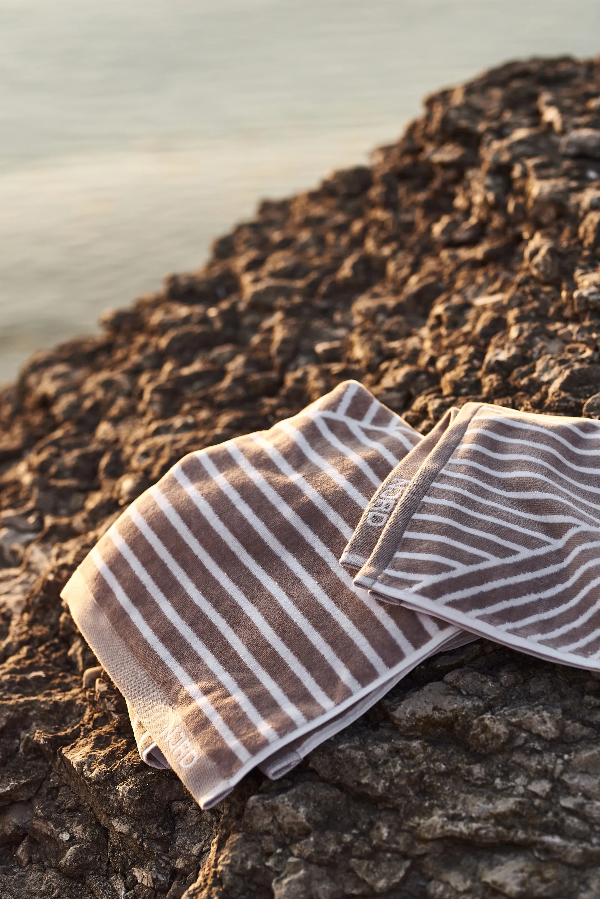 Stripes towel 50x70 cm, Beige NJRD