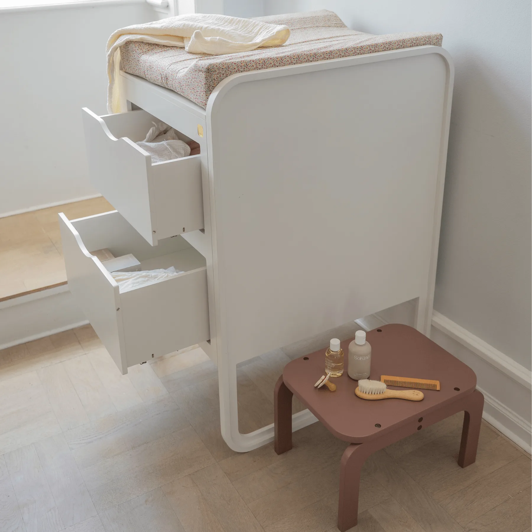 Form changing table 65.4x56x95 cm, White Nofred