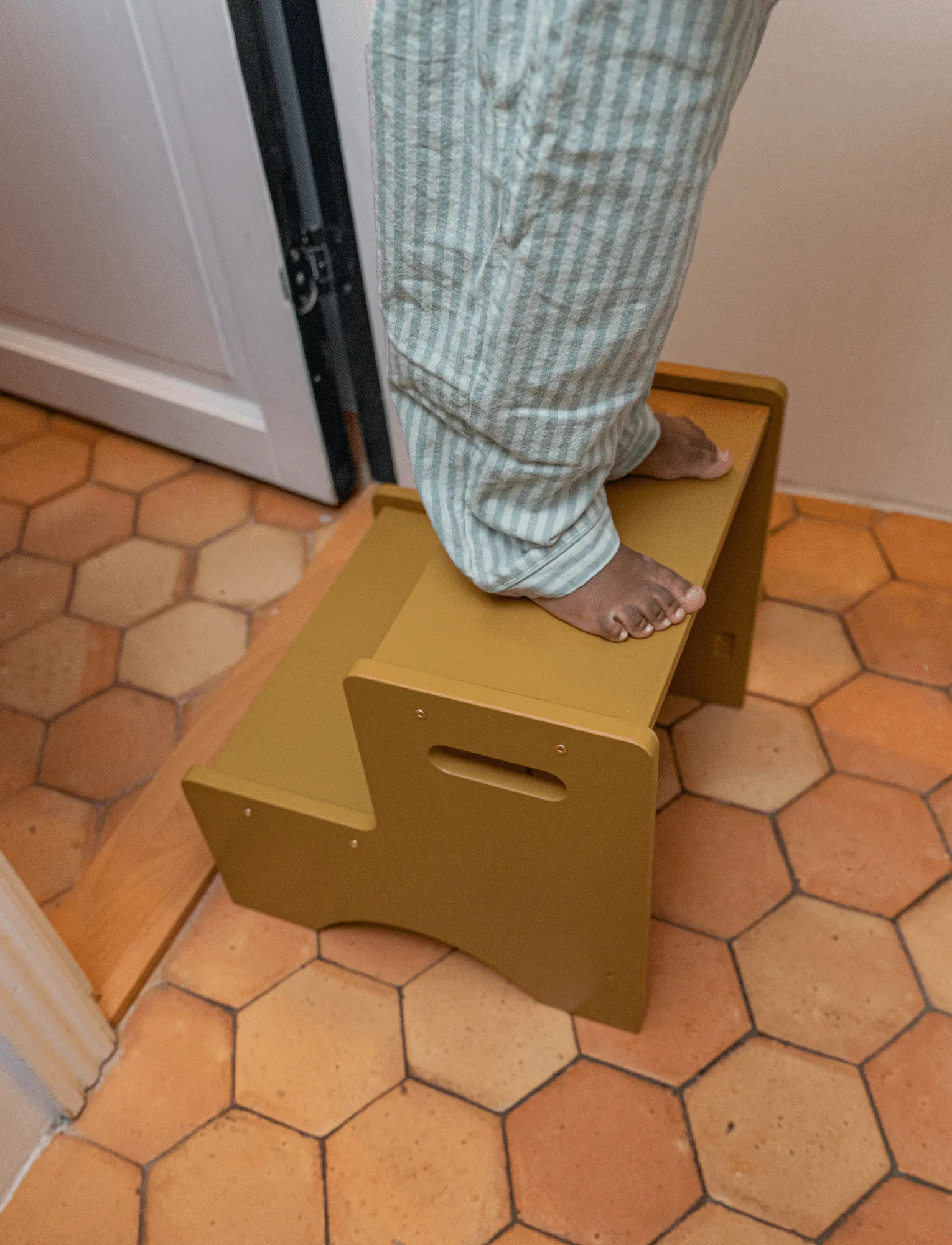 Step Up children's stool, Curry Nofred