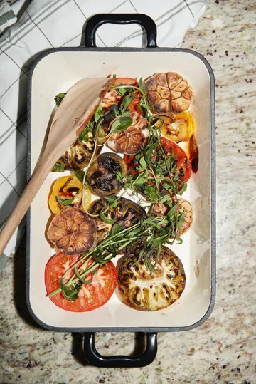 Nordwik cast iron baking dish, 33x22 cm - Black - Nordwik