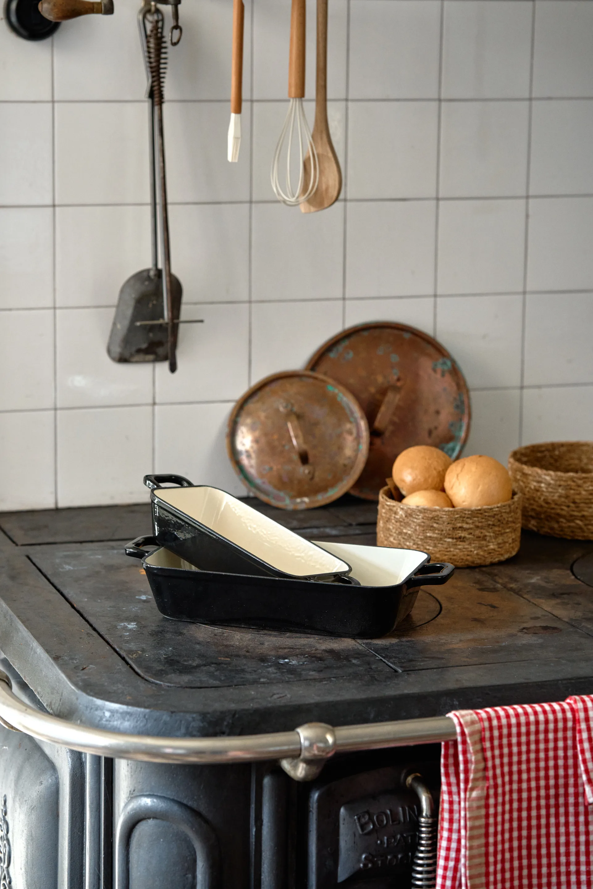Nordwik cast iron baking dish, 33x22 cm, Black Nordwik