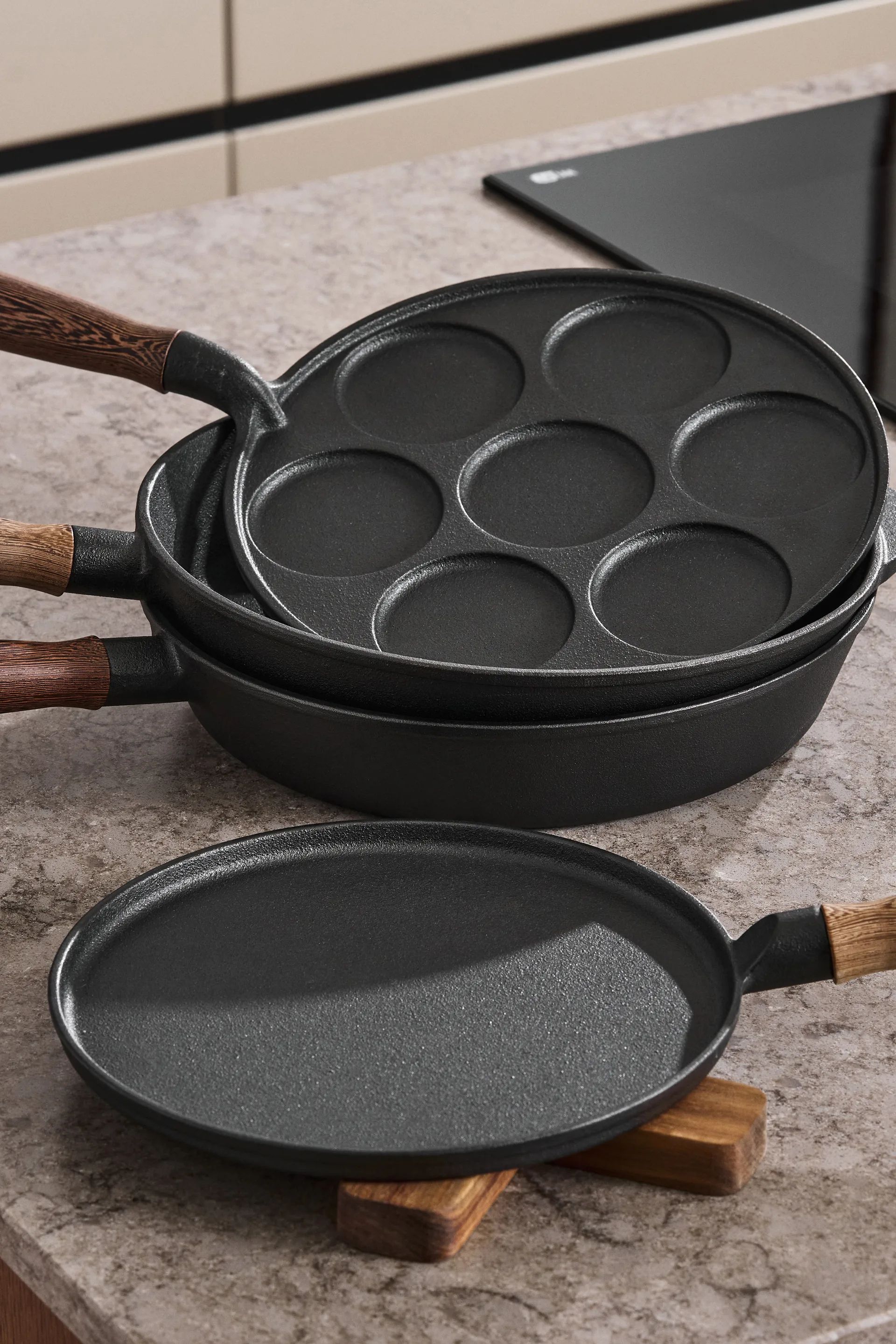 Nordwik cast iron griddle pan with wooden handle, 25.5 cm Nordwik
