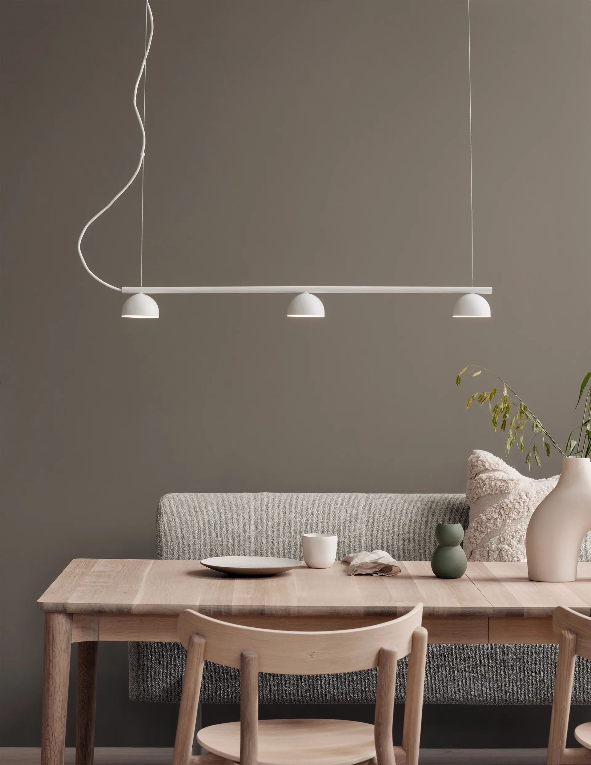 Blush Rail 3 ceiling light, Matt white Northern