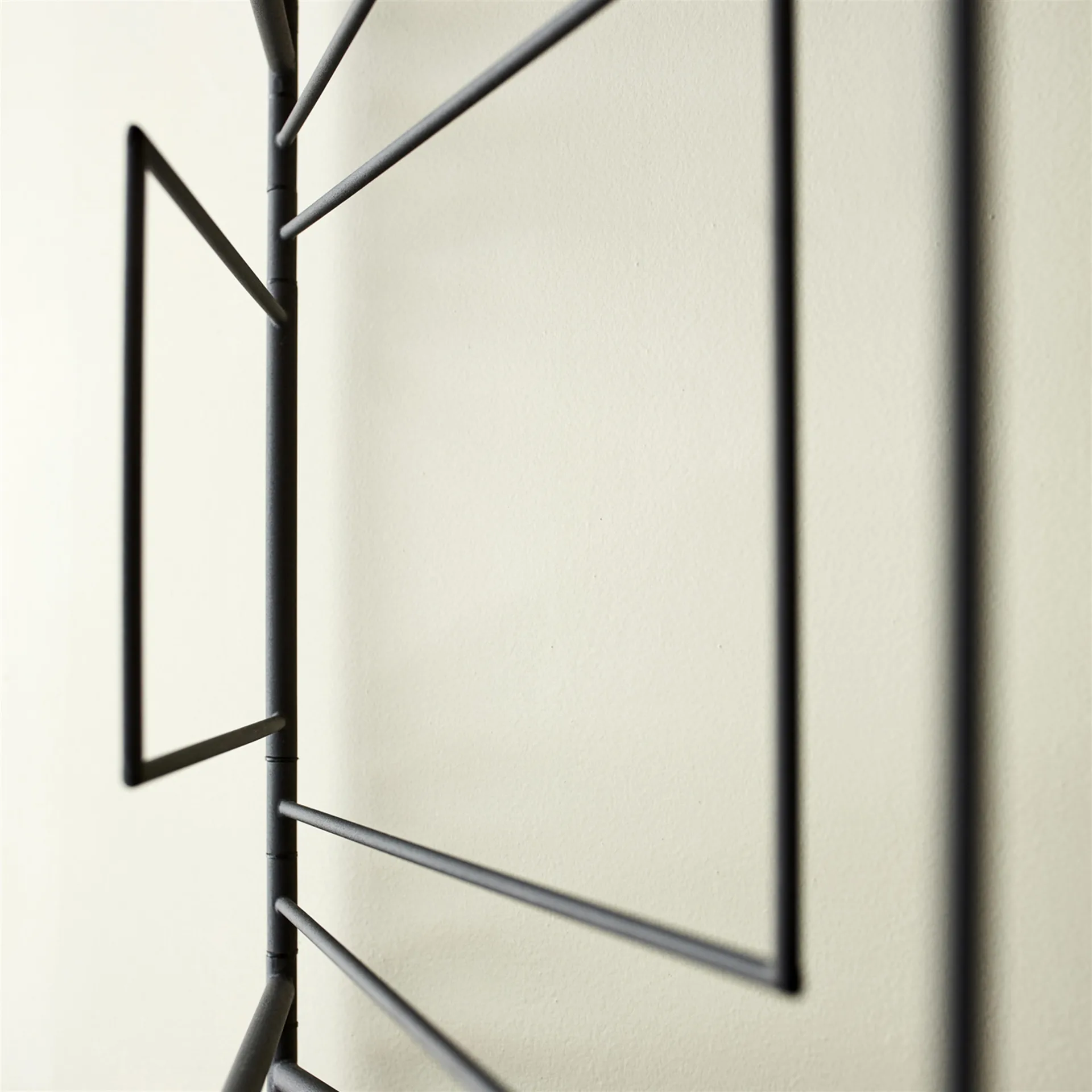 Frame hanger, black Northern