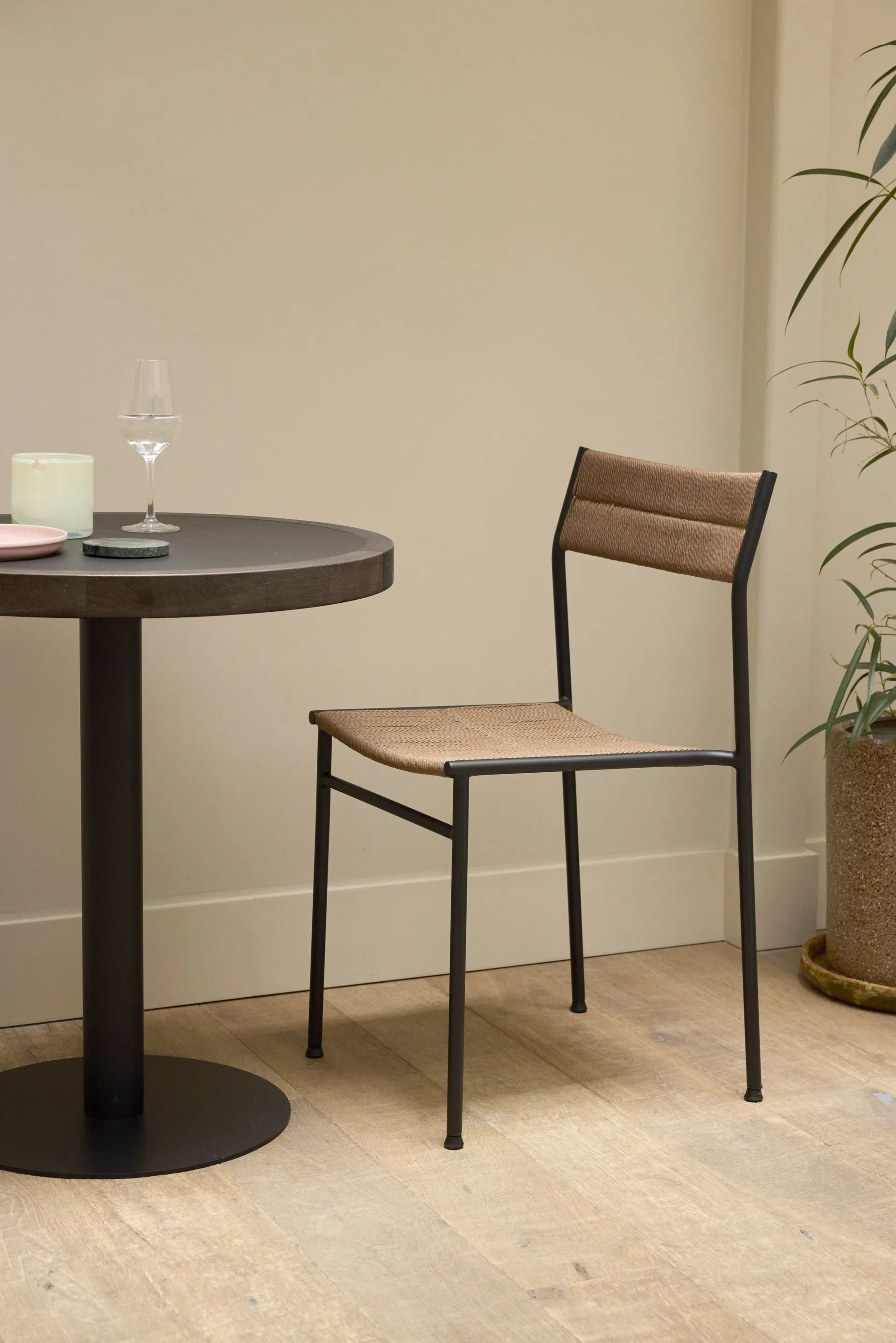 Vev armchair, Black-brown rope Northern