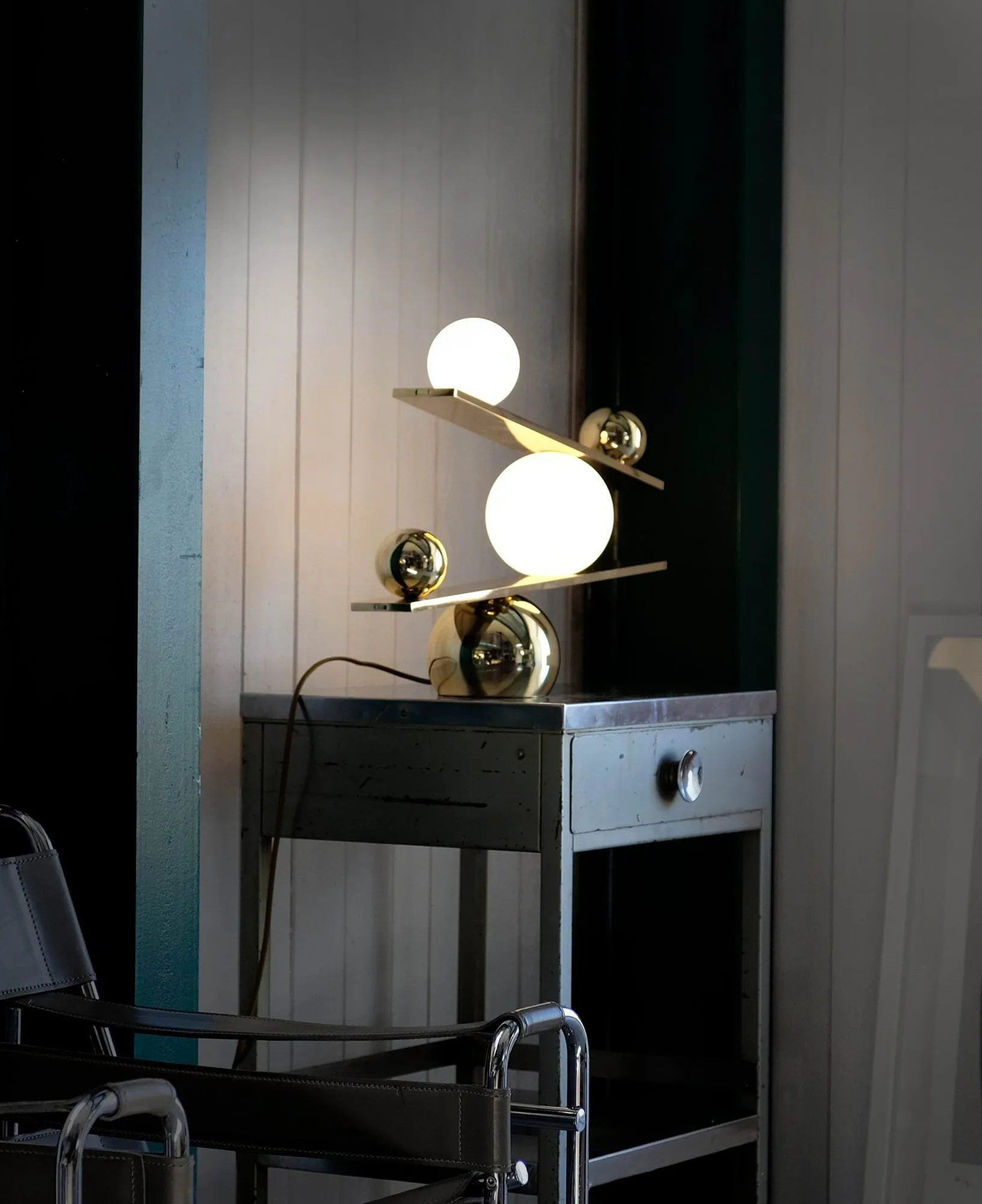 Balance table lamp, Brass, v2 Oblure