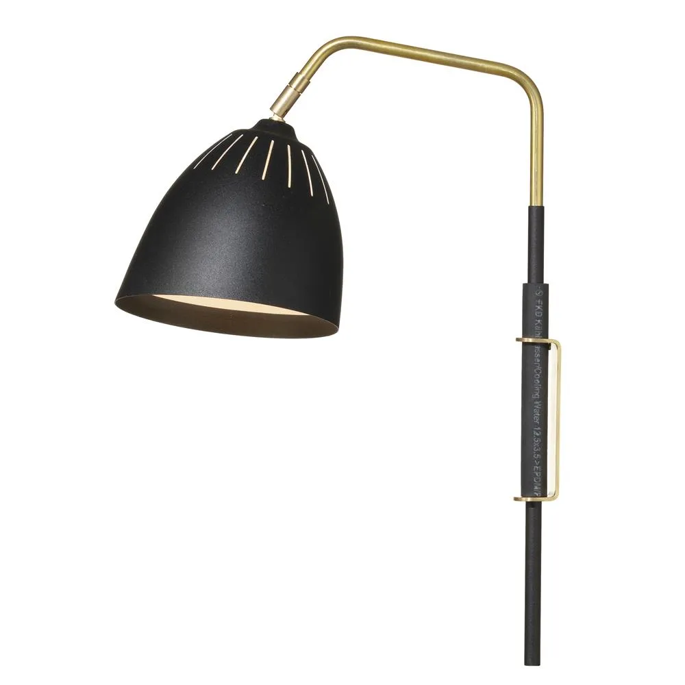 Lean wall lamp, black Örsjö Belysning