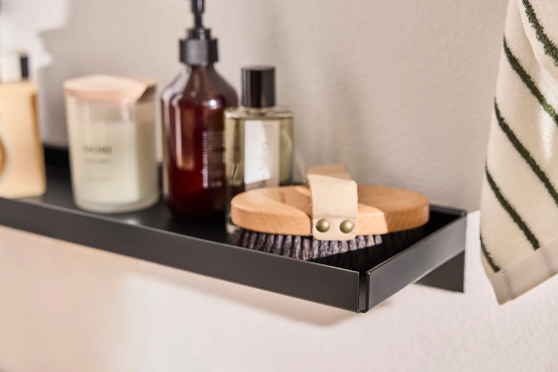 Bakku wall shelf small 16x50 cm, Black OYOY