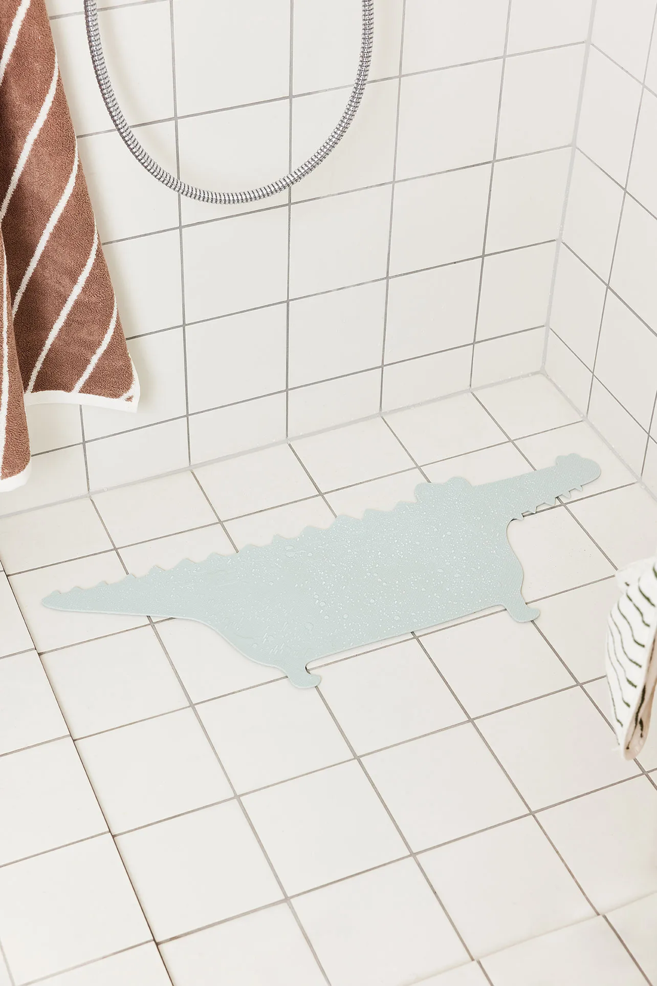 Crocodile Gustav bath mat, Pale mint OYOY