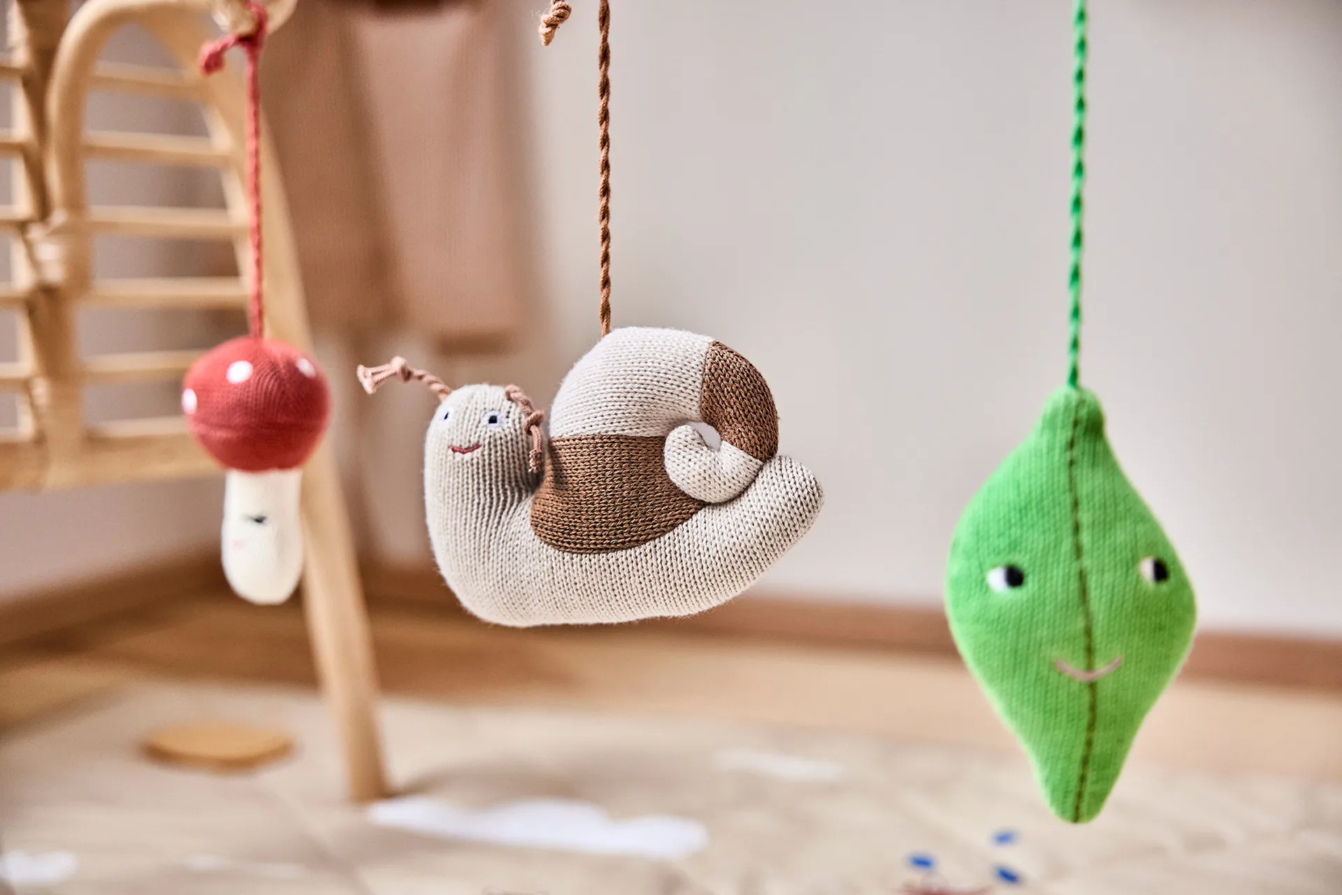 Forest play toys for baby gym, Brown-green-red OYOY