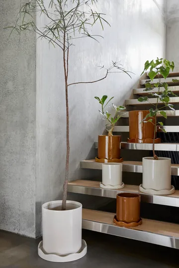 Nami pot with saucer Ø21.5 cm medium - White - OYOY