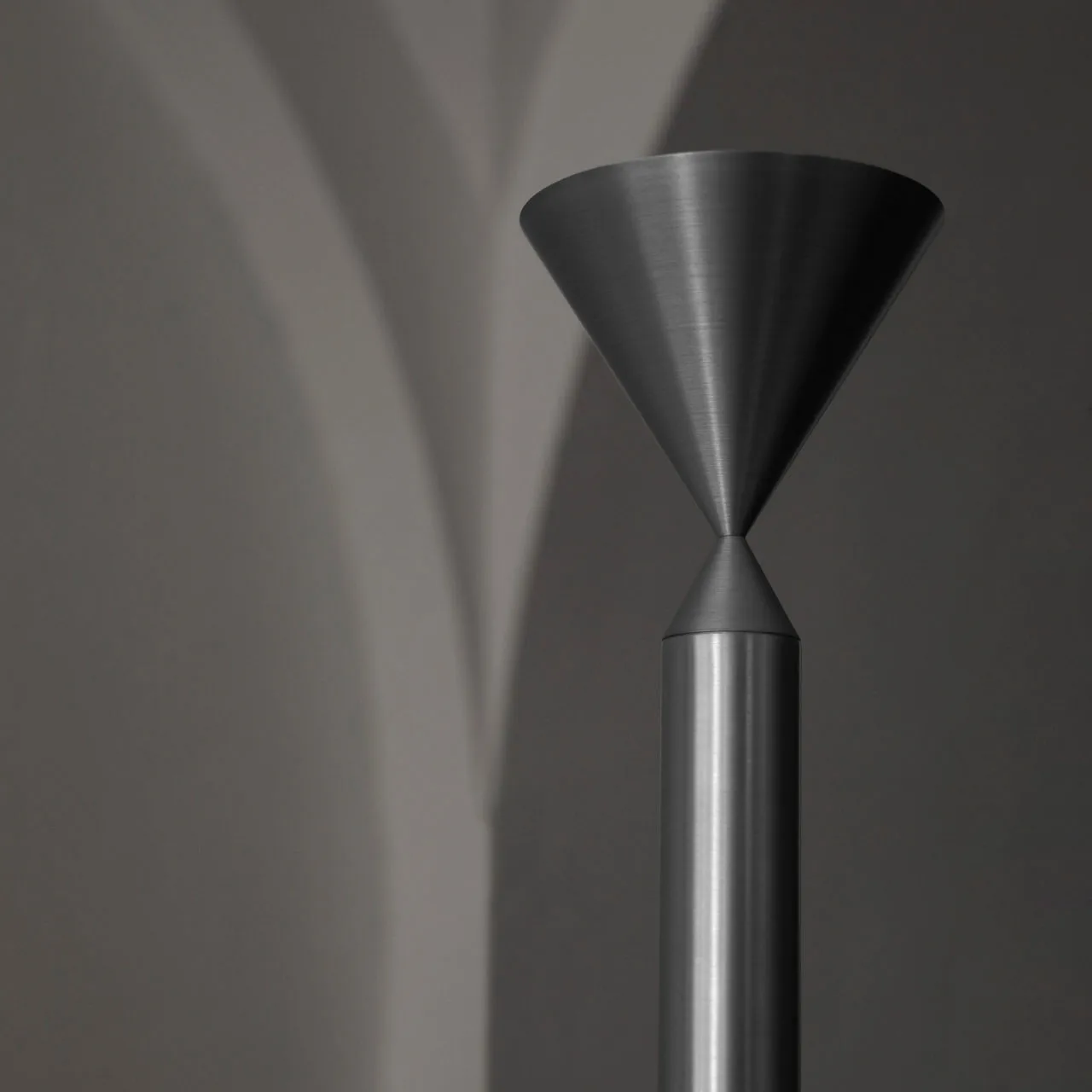 Apollo 180 floor lamp, Aluminium Pholc