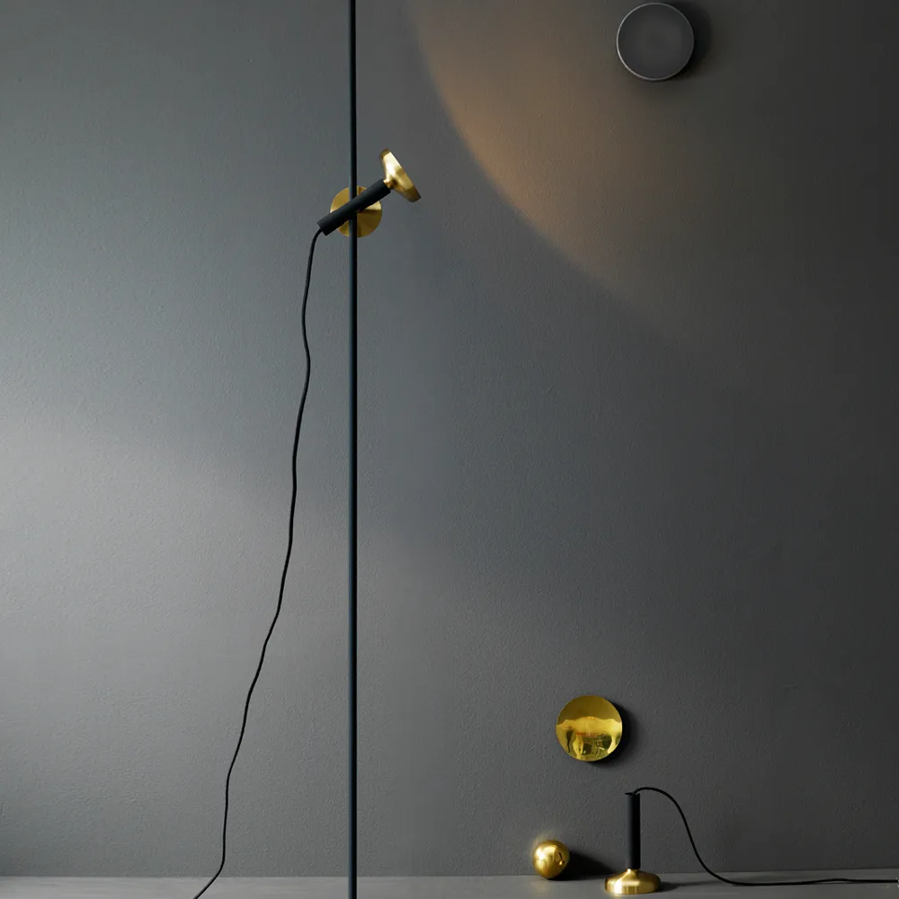 Blend 150 floor lamp, Black/brass Pholc