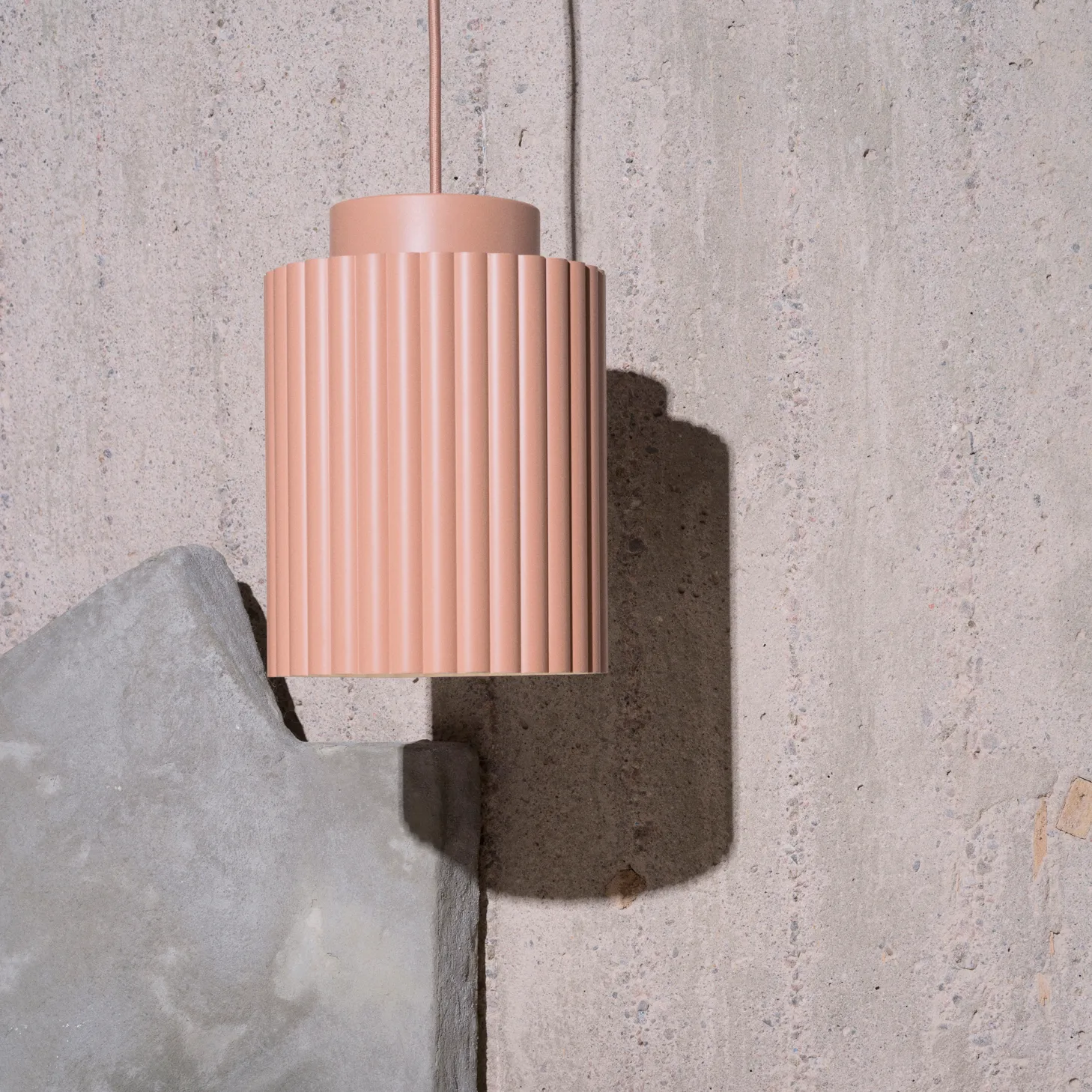Donna 18 ceiling lamp, Blush Pholc