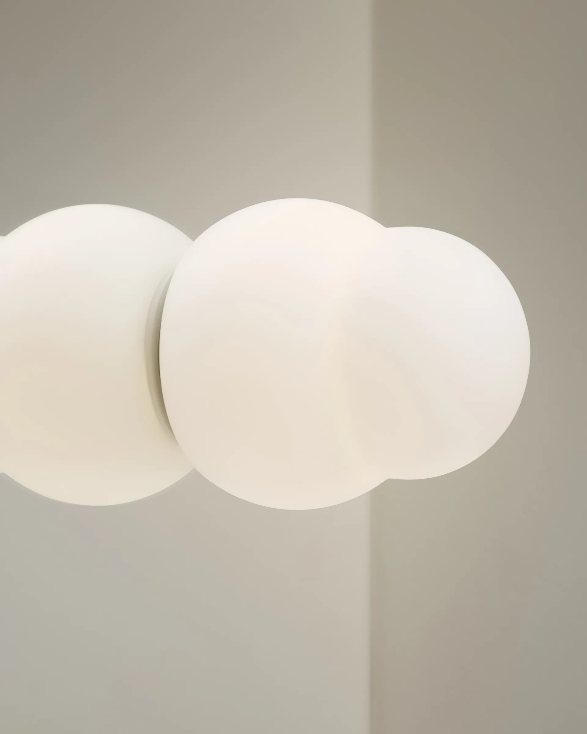 Fall 11 wall lamp, White Pholc