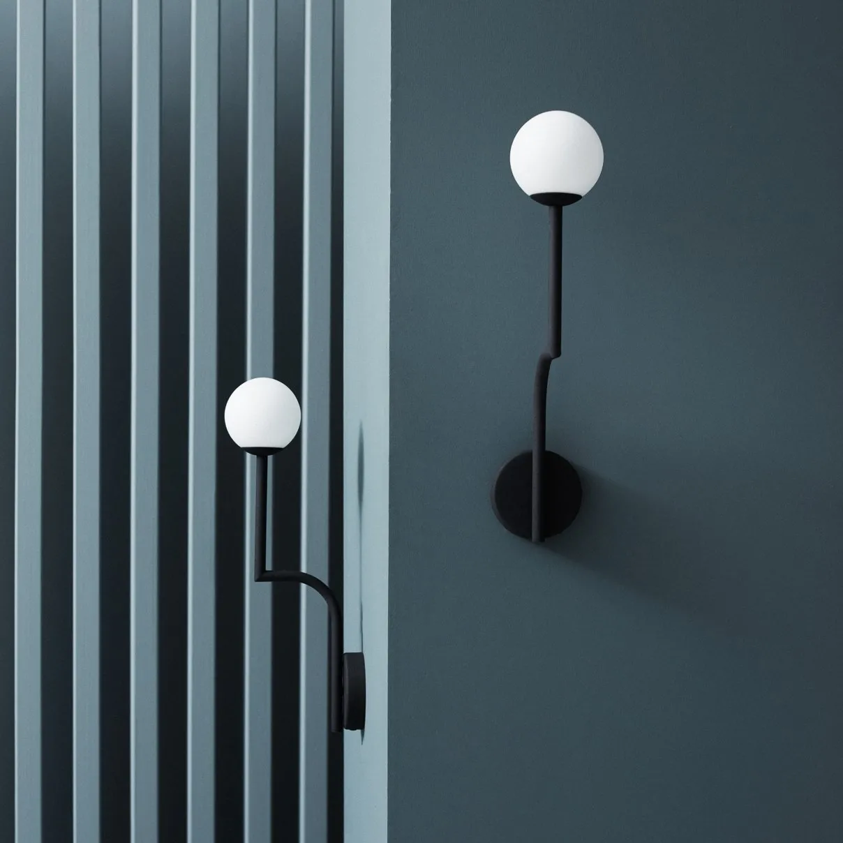 Mobil 46 wall lamp, black Pholc