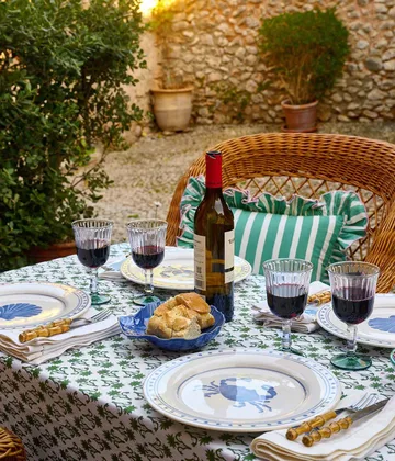 Lily tablecloth - Green, 250x150 cm - Pick a Poppy