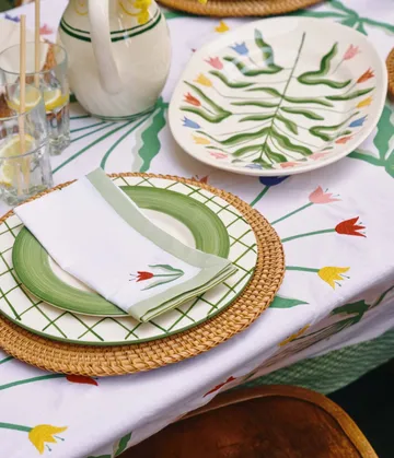 Madelen Möllard Tulip cotton napkin - Light green, 4-pack, 45x45 cm - Pick a Poppy