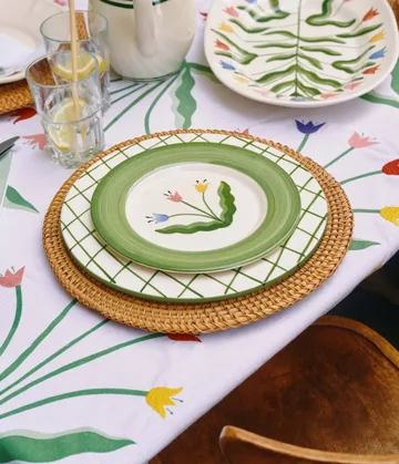 Madelen Möllard Tulip salad plate - Green, 22 cm - Pick a Poppy