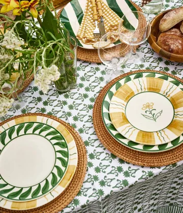 Swirl plate - Green, 28 cm - Pick a Poppy
