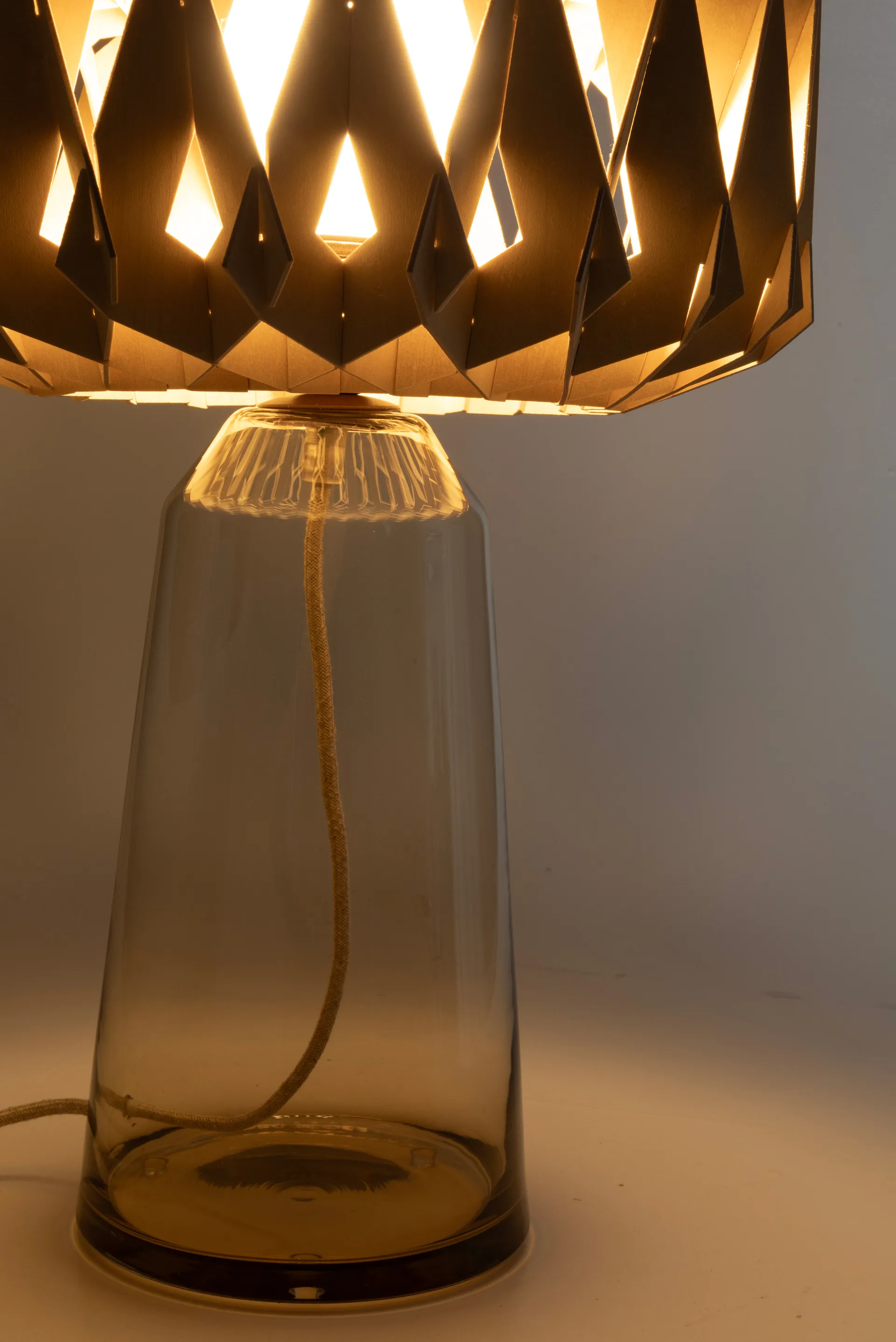 Signature 35 table lamp, Amber-birch, Ø36.5x53 cm Pilke