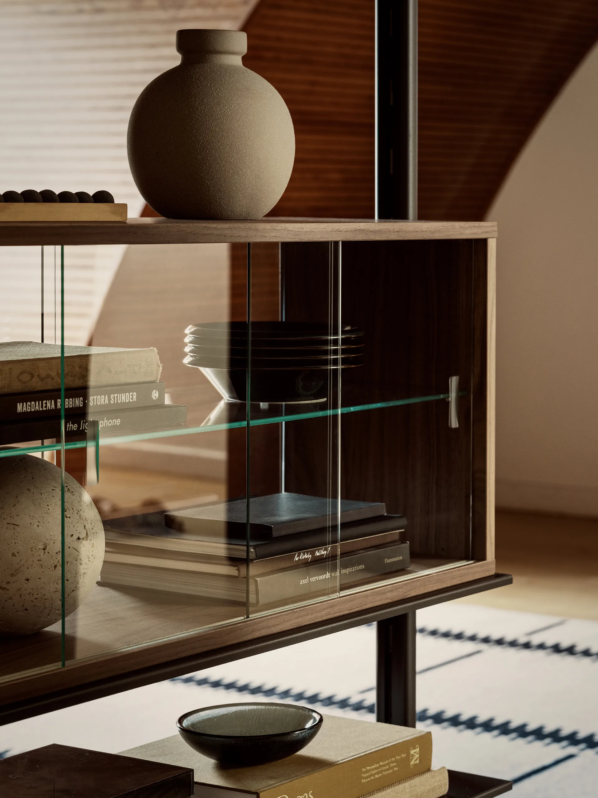 Pira display cabinet, Walnut-clear glass, 70x31 cm, 4 doors Pira