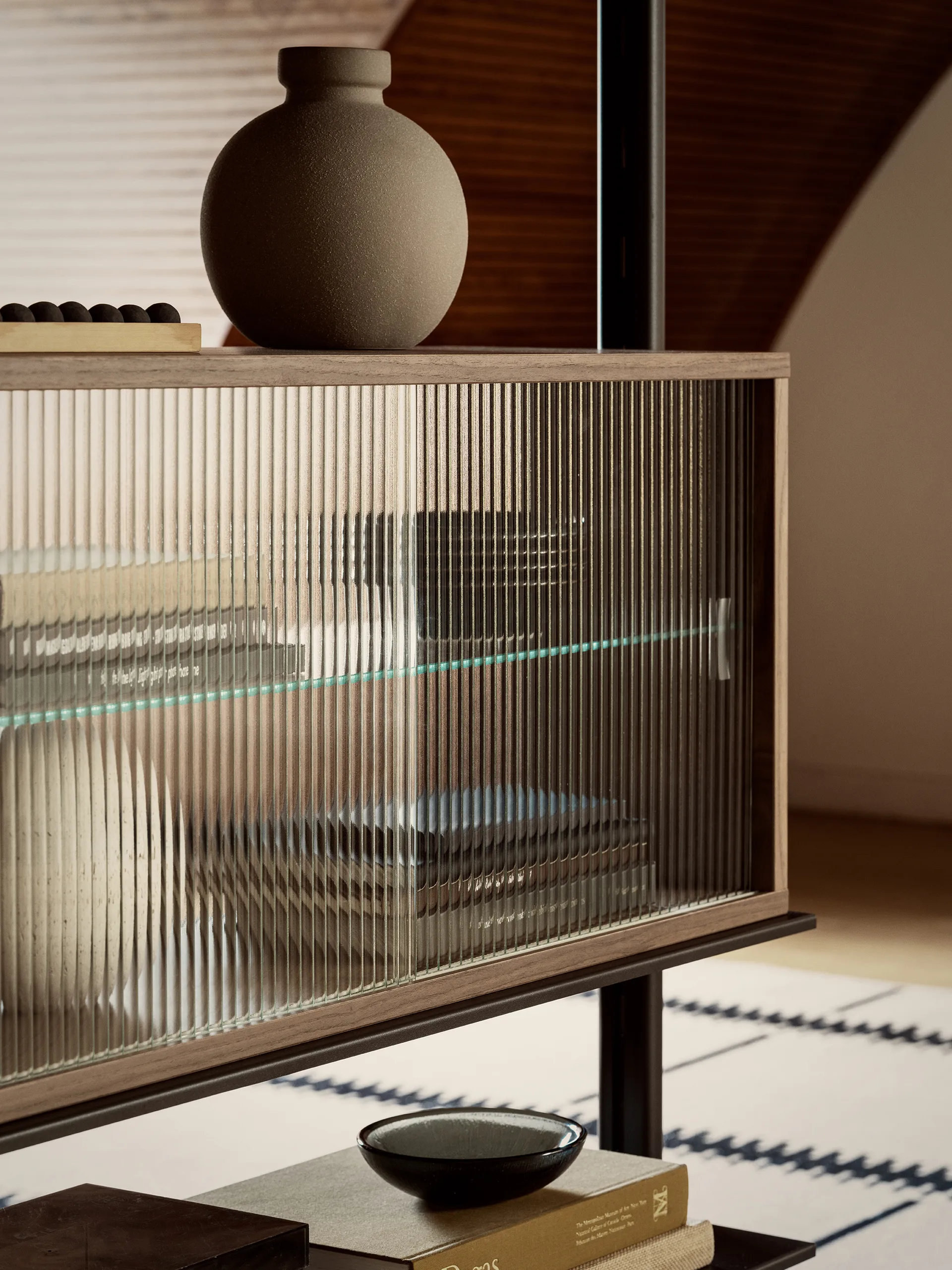 Pira display cabinet, Walnut–fluted glass, 70x31 cm, 4 doors Pira