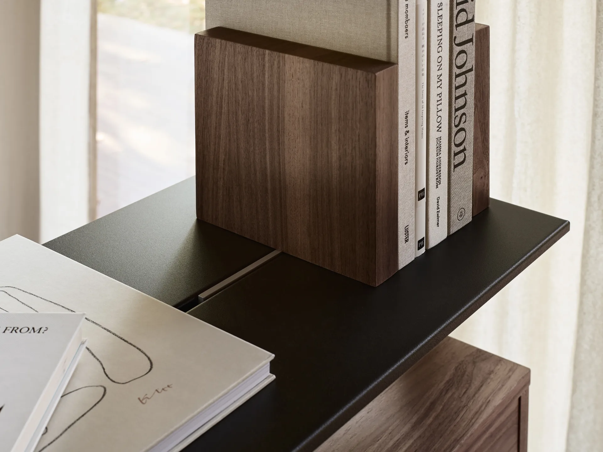 Pira G2 shelving system F C B Black/Walnut 240–247 cm,  Pira
