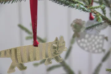 Lisa Larson Mikey decorative hanger - Gold - Pluto Design