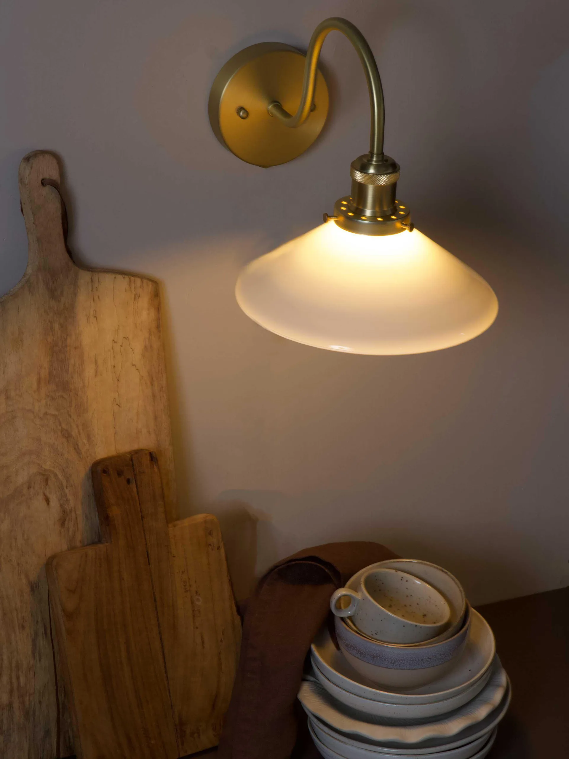August wall lamp, Opal-brass PR Home