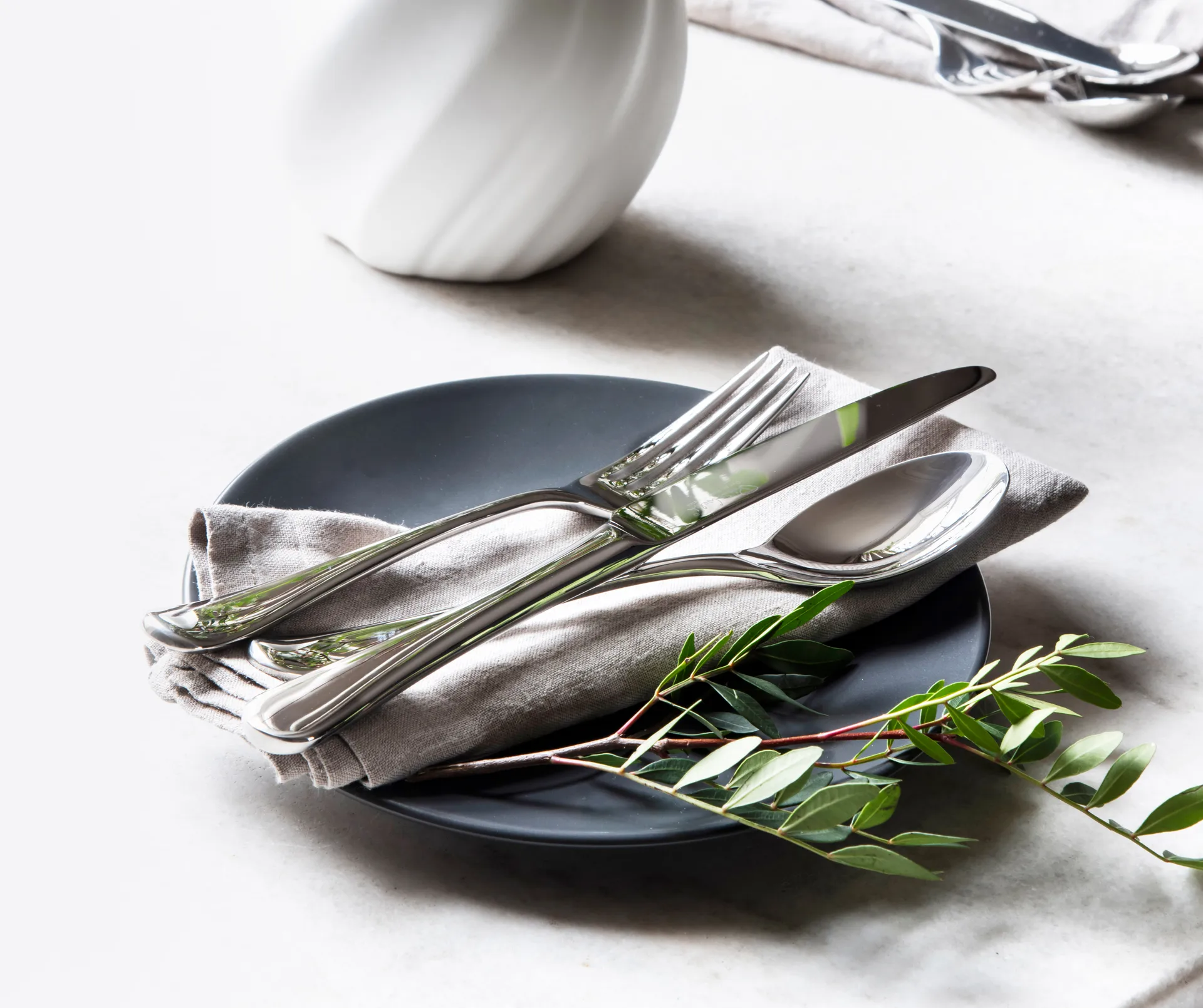 Radford cutlery mirror, 42 pieces Robert Welch