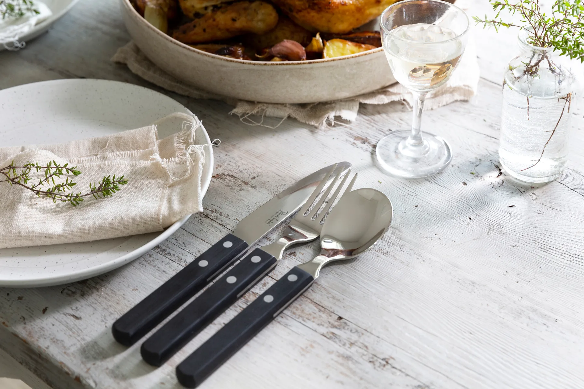Trattoria cutlery set 56 pieces, Black Robert Welch