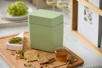 Classic cheese box incl cheese slicer 16.5x10x19 cm - Misty green - Rosti